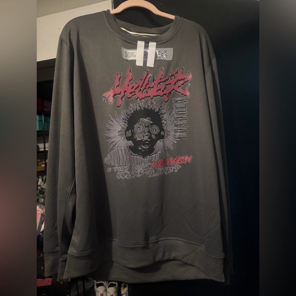 Graphic Print Gray Sweater